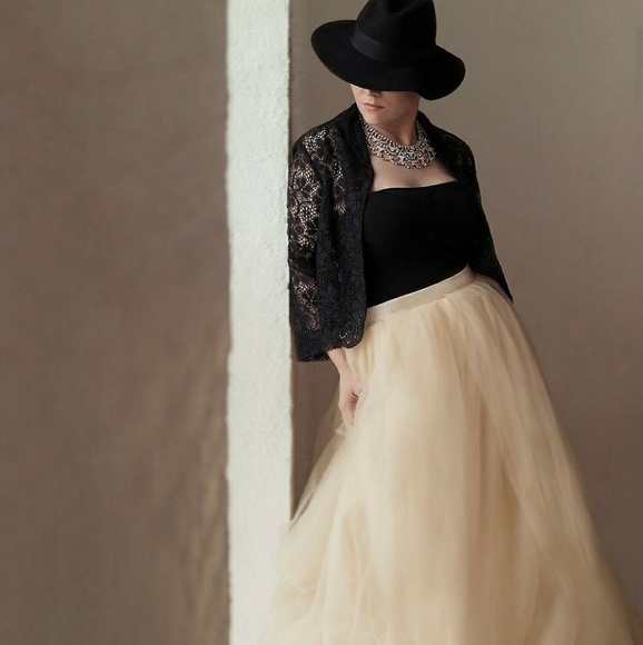 Meet your Posher, Rebecca - Picture 2 of 3